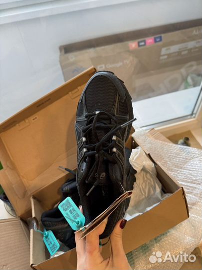 Кроссовки женские asics 38.5 39