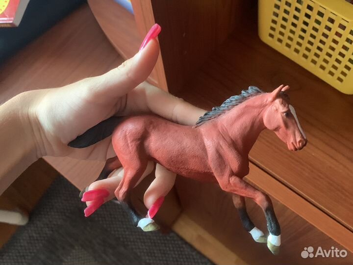 Фигурка лошади