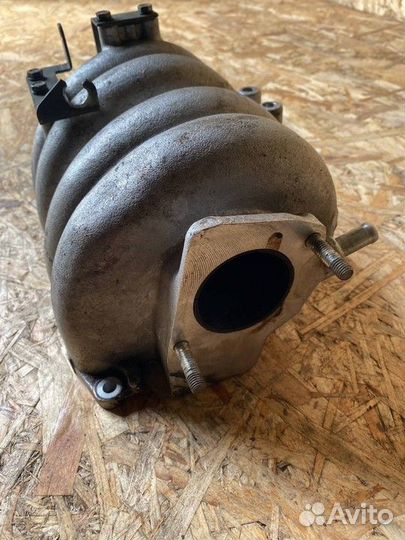 Коллектор впускной Chevrolet Niva