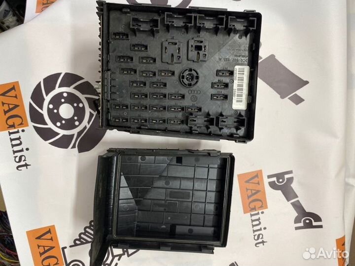 Коммутационный блок моторного отсека в сборе Vw