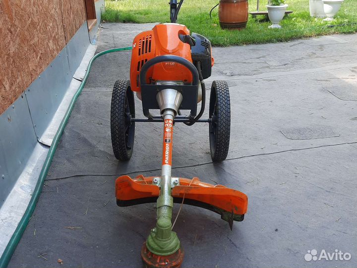 Газонокосилка бензиновая