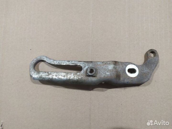 Кронштейн генератора Nissan Almera G15 K4M 2013