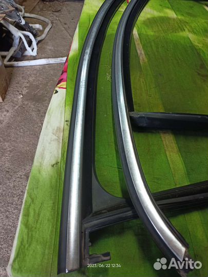 Уплотнители Передних стекол Volkswagen Passat B6