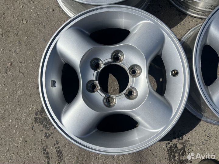 Оригинальные диски Nissan R16 6x139.7 Dia 100.3