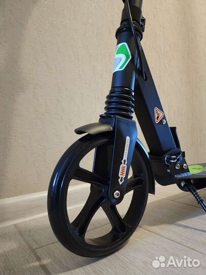 Самокат новый складной с ручным дисковым тормозом