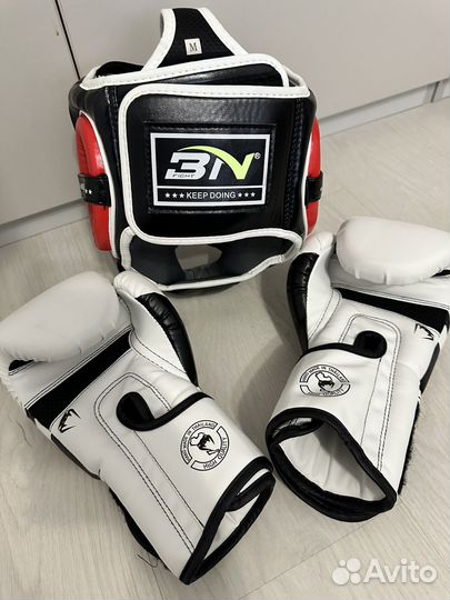 Экипировка для тайского бокса venum