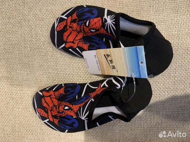 Обувь для плавания. Детская новая