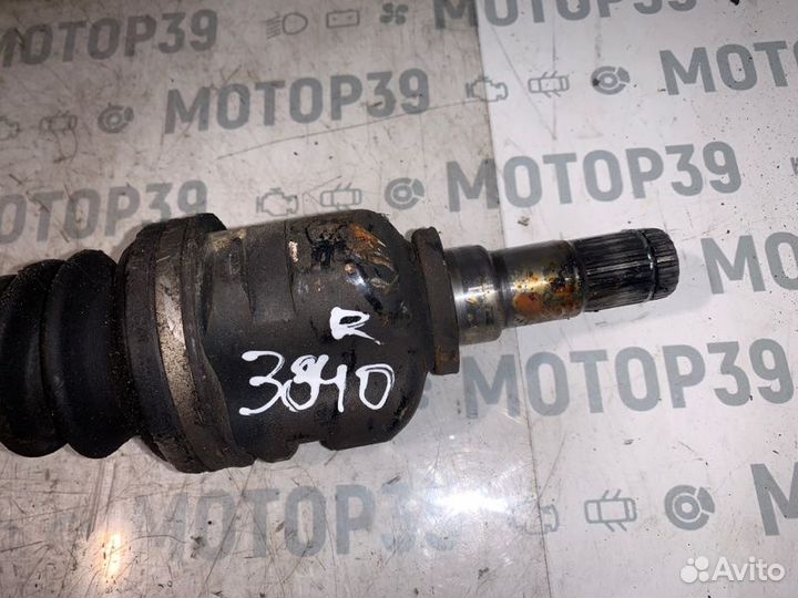 Полуось в сборе передний правый Toyota Auris 1.4 I