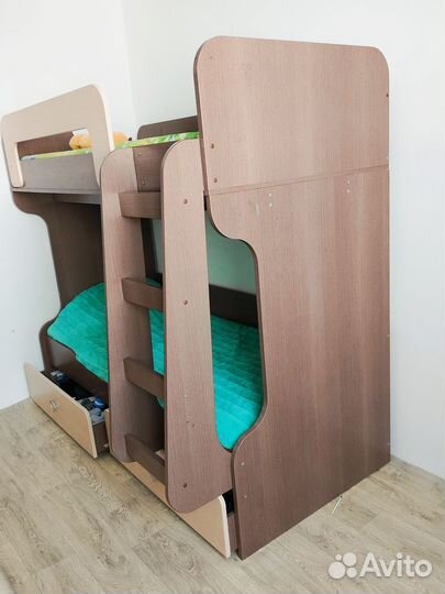 Двухъярусная кровать бу с матрасами