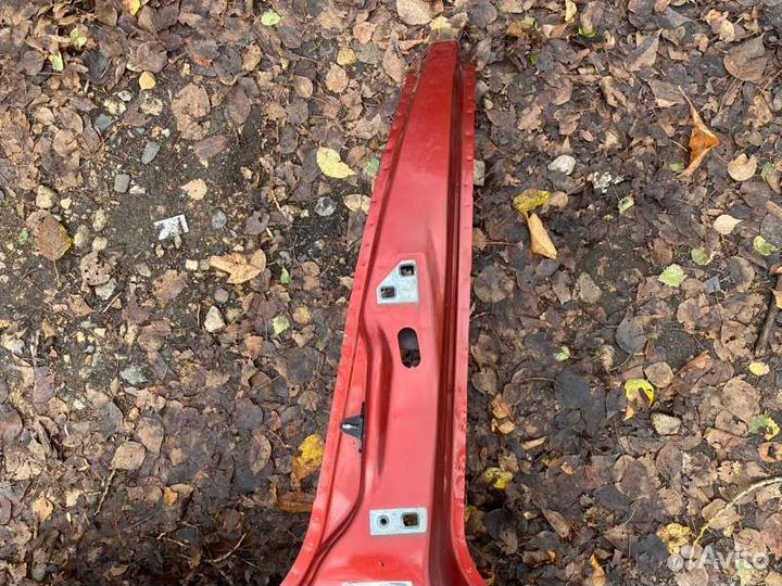 Центральная стойка кузова левая Ford Mondeo седан