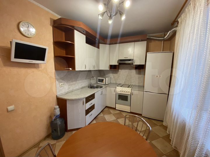 2-к. квартира, 56 м², 3/10 эт.