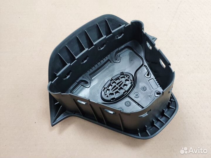 Заглушка руля Кия Сид с 2010 года