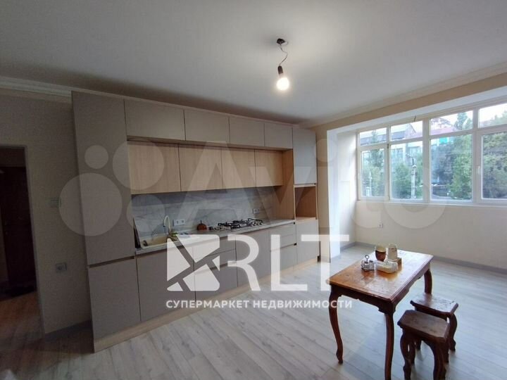 2-к. квартира, 70 м², 3/9 эт.