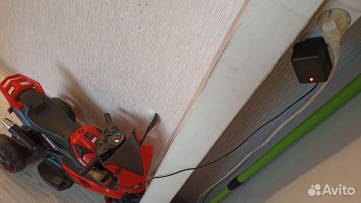 Детский электромобиль бу