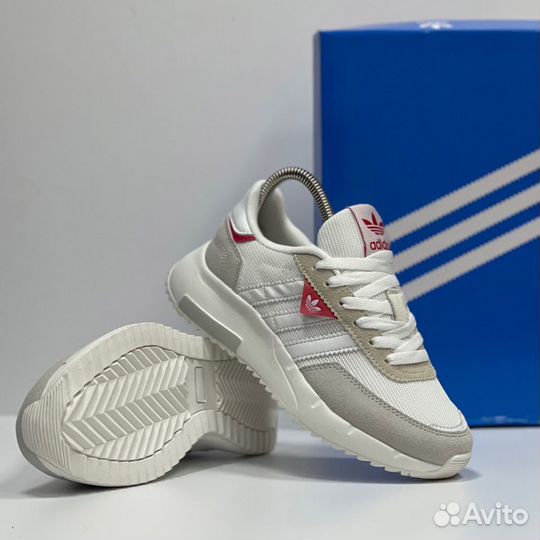 Кроссовки женские Adidas