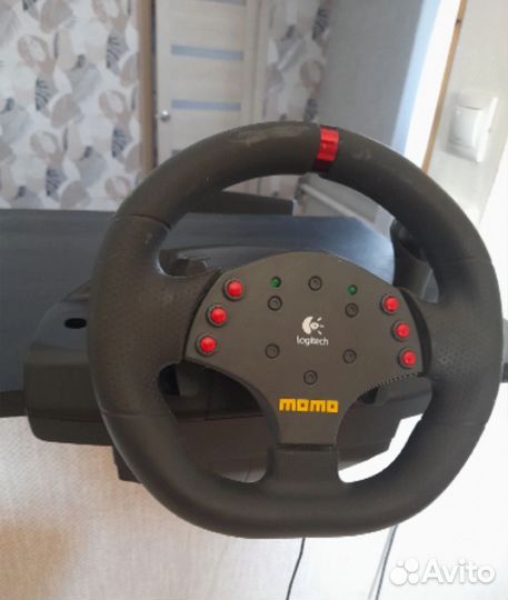 Руль с педалями Logitech momo Racing Force