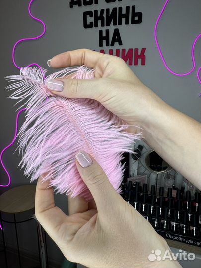 Модель на маникюр
