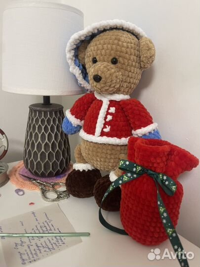 Новогодний мишка плюшевый и мешочек для подарков