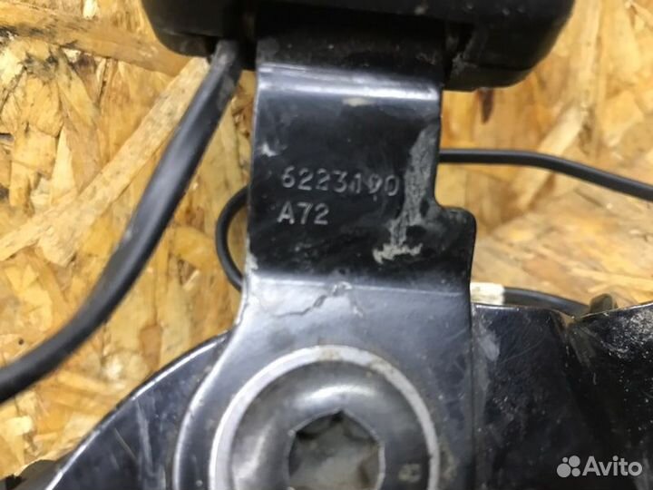 Замок ремня безопасности передний левый Renault