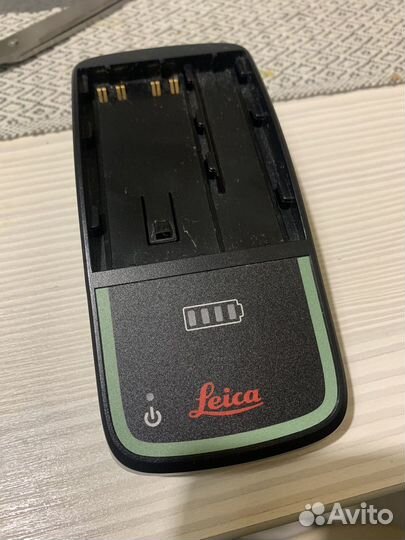 Зарядное устройство Leica