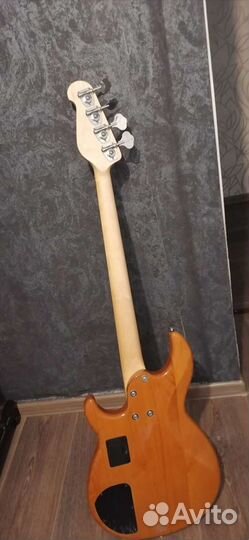 Бас гитара yamaha