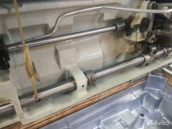 Швейная машинка с двойным продолжением шагающая