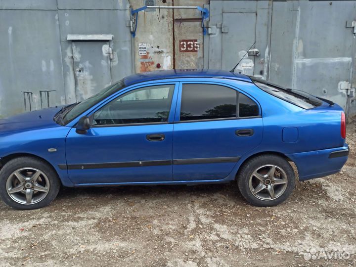 Mitsubishi Carisma 1.6 МТ, 1999, 260 000 км