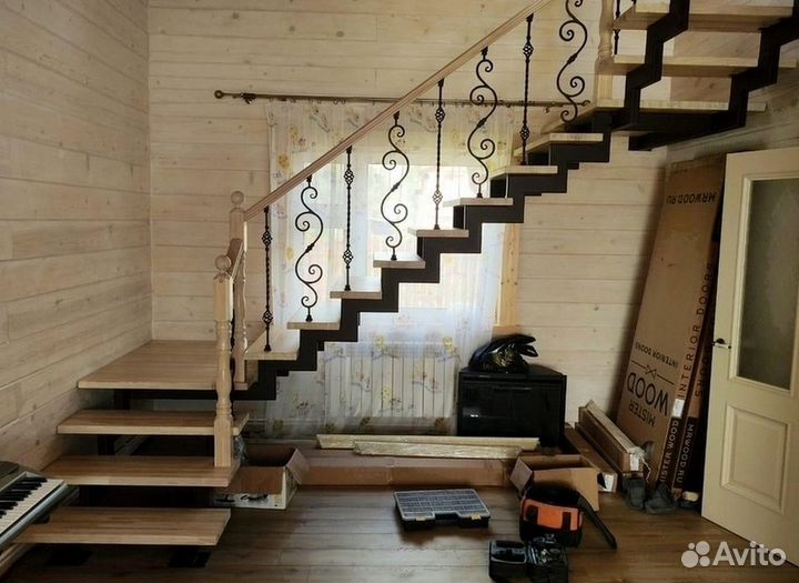 Лестница на металлокаркасе