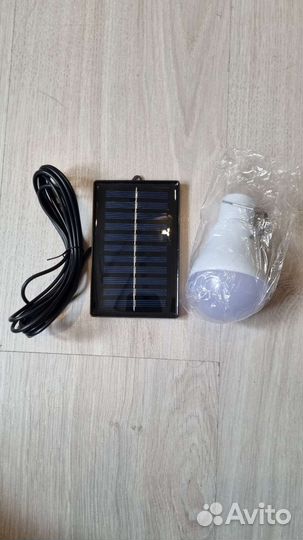 Лампочка фонарь на солнечной батареи