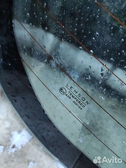 Стекло заднее Nissan Tiida C11 седан