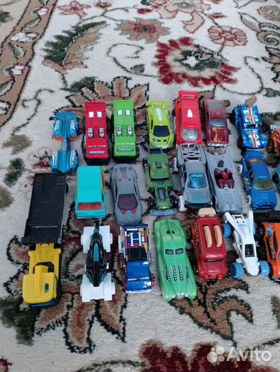 Машинки хотвилс