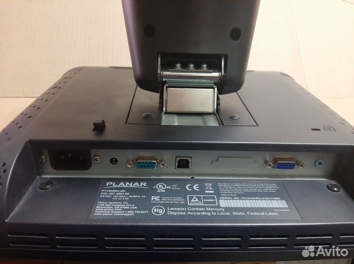 ЖК монитор с сенсорным экраном