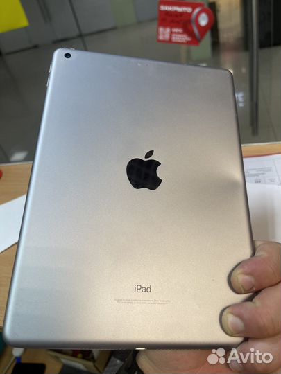 iPad 5 32gb wifi (a1822)