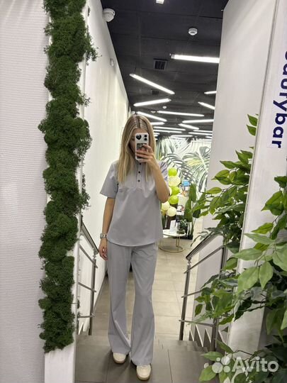 Женский медицинский костюм