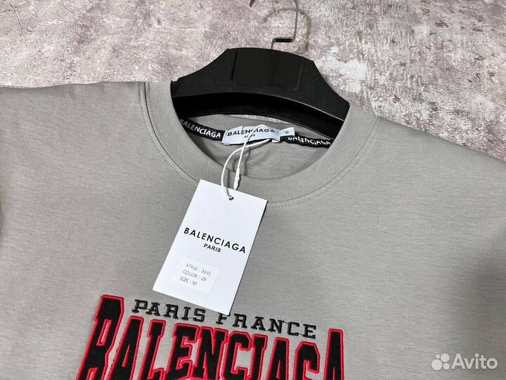 Футболки Balenciaga