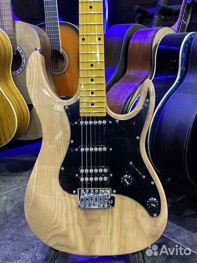 Электрогитара Superstratocaster + Комбик 30вт