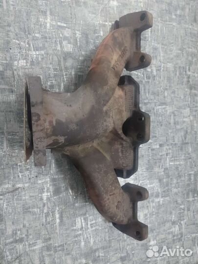 Коллектор выпускной 2.4л Додж караван Вояджер 01