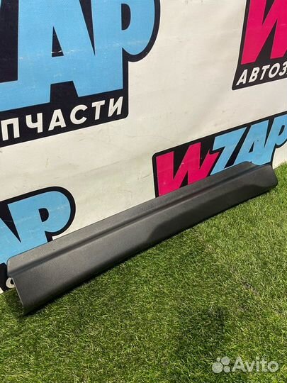 Накладка внутренняя на порог левая Fiat 124 2018