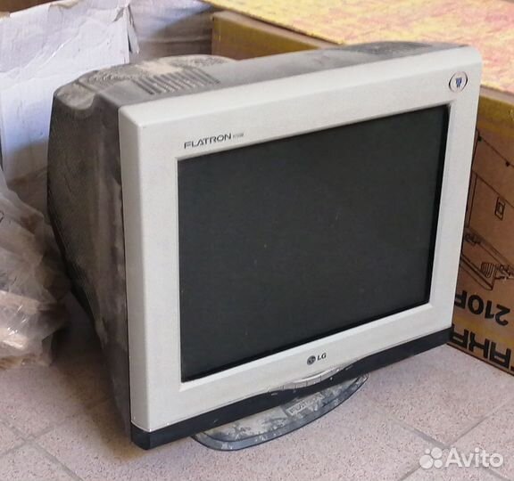 Монитор LG F720B