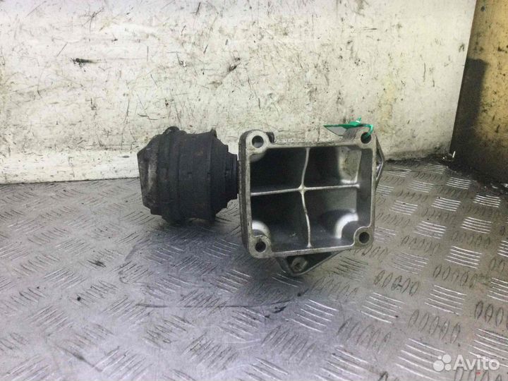 Подушка крепления двигателя Mercedes C-klasse a271