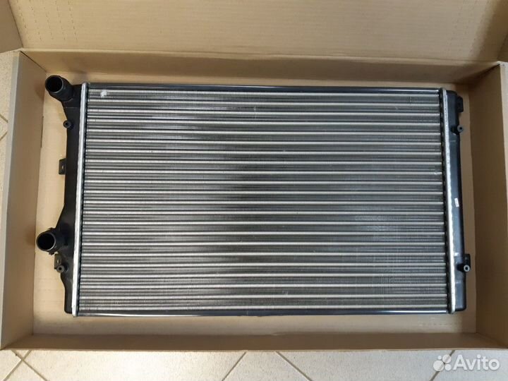 Радиатор охлаждения VW Audi Skoda Seat