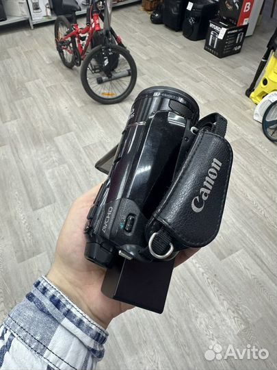 Видеокамера canon HF S21