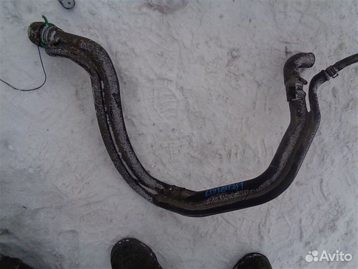 Горловина топливного бака Toyota Avensis AZT251