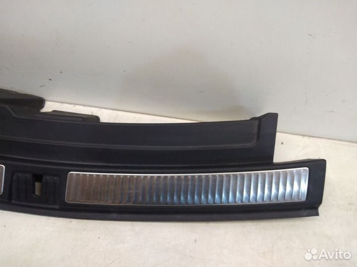 Накладка замка багажника Volkswagen Touareg 3