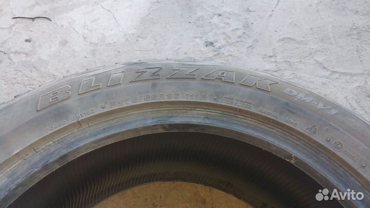 Bridgestone Blizzak DM-V1 275/55 R20