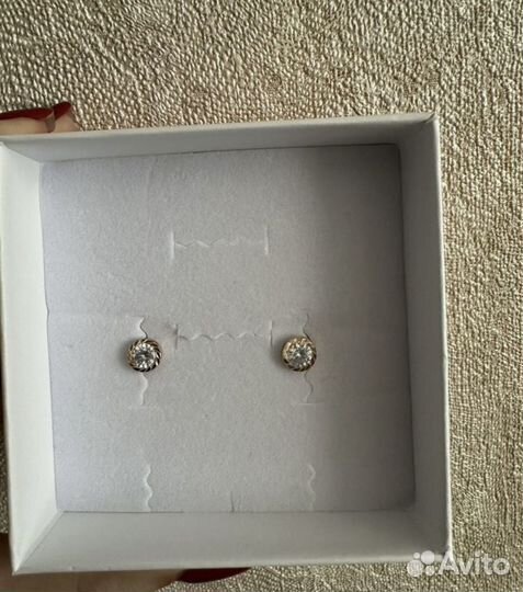 Золотые серьги