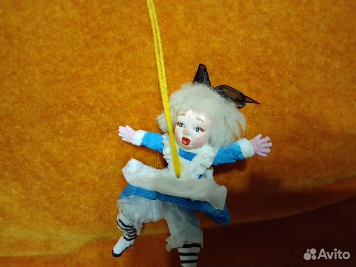 Ватная ёлочная игрушка. Алиса в стране чудес