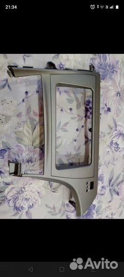 Рамка вокруг магнитолы Toyota Prius 30