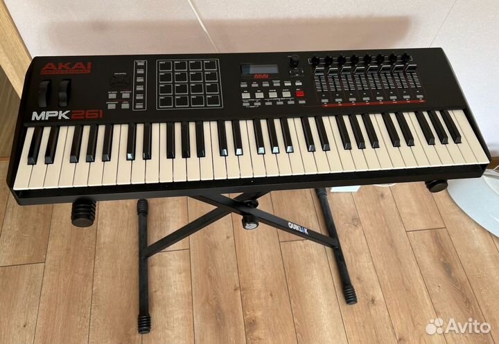 Akai PRO MPK261 Миди-Клавиатура