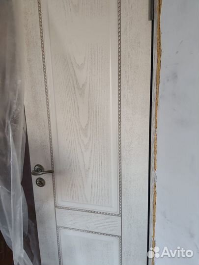 Дверь для ванной и туалета
